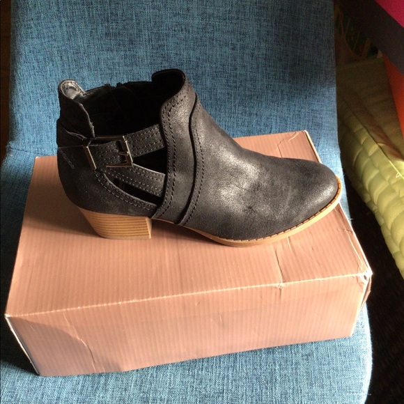 Fergalicious Banger ankle Boots - Picture 2 of 5